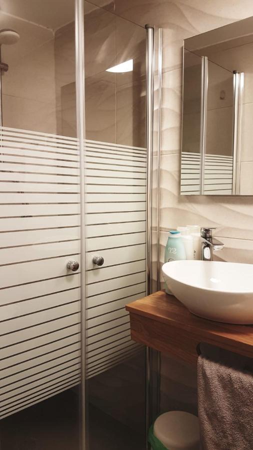 Garden Studio Apartment Elad ภายนอก รูปภาพ
