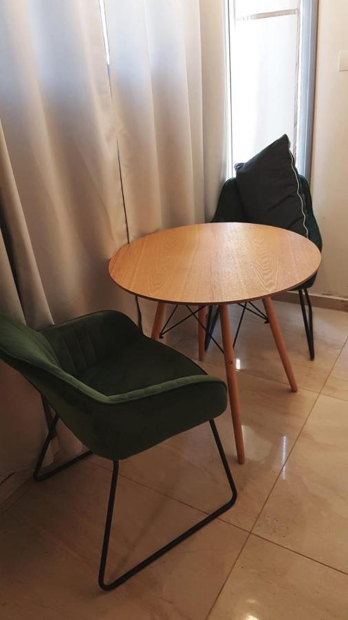 Garden Studio Apartment Elad ภายนอก รูปภาพ