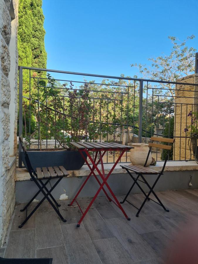 Garden Studio Apartment Elad ภายนอก รูปภาพ