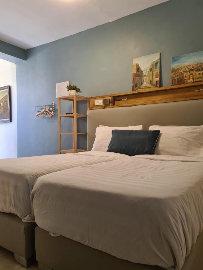 Garden Studio Apartment Elad ภายนอก รูปภาพ